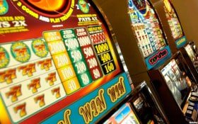Hoky77 Live Casino dealer profesional baccarat streaming real-time meja VIP Indonesia